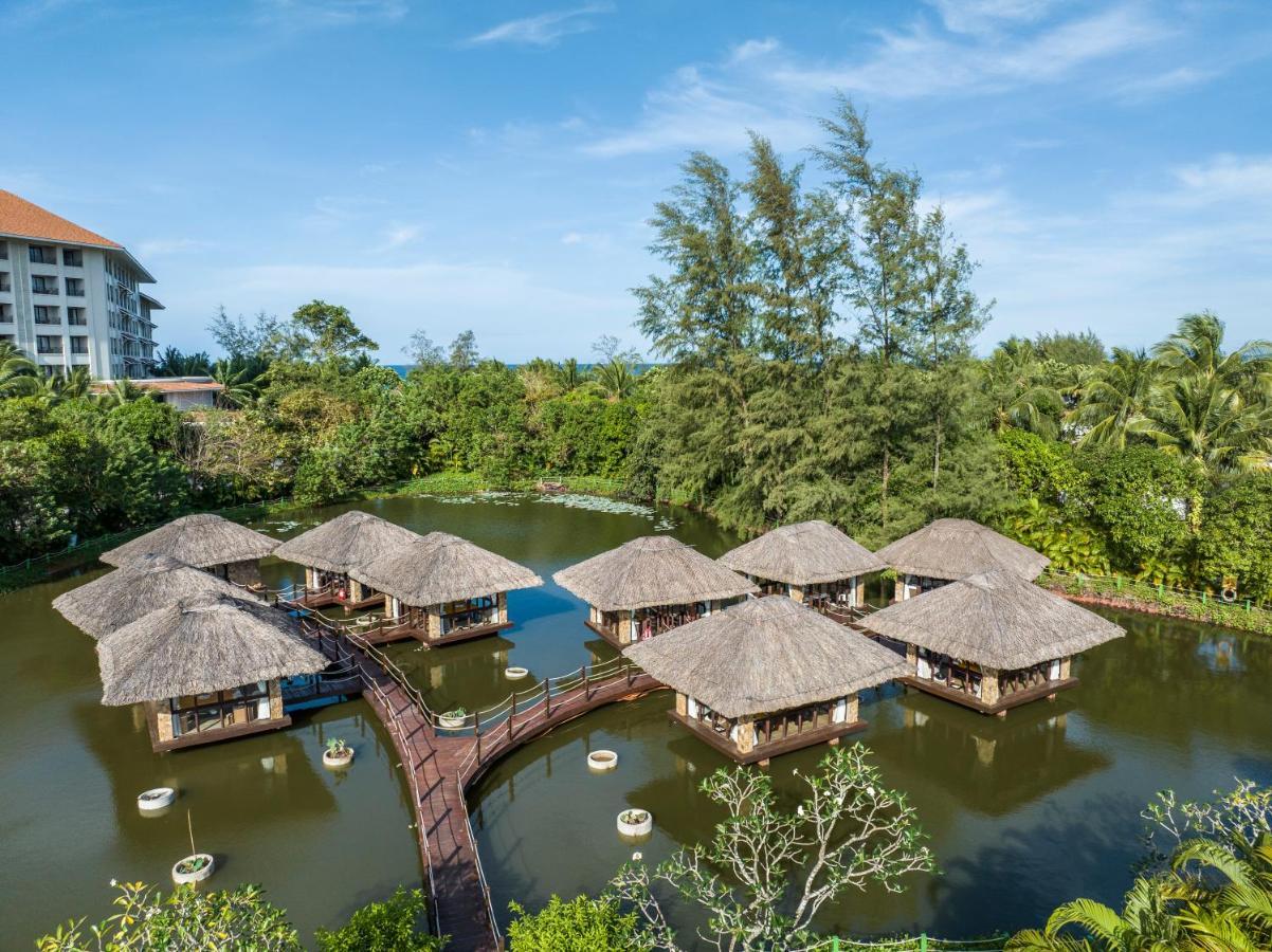 Vinpearl Resort & Spa Phu Quoc Extérieur photo The resort's floating bungalows