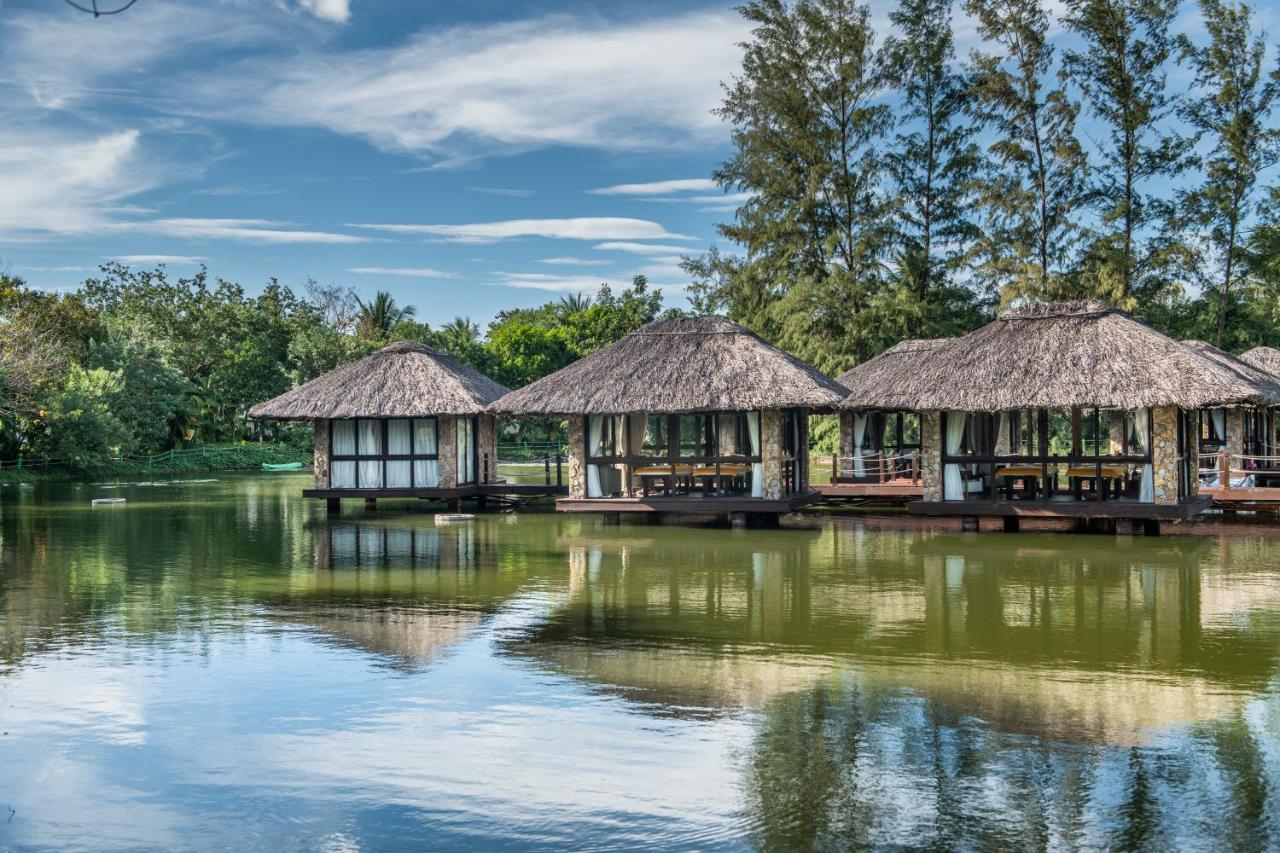Vinpearl Resort & Spa Phu Quoc Extérieur photo The resort's lake