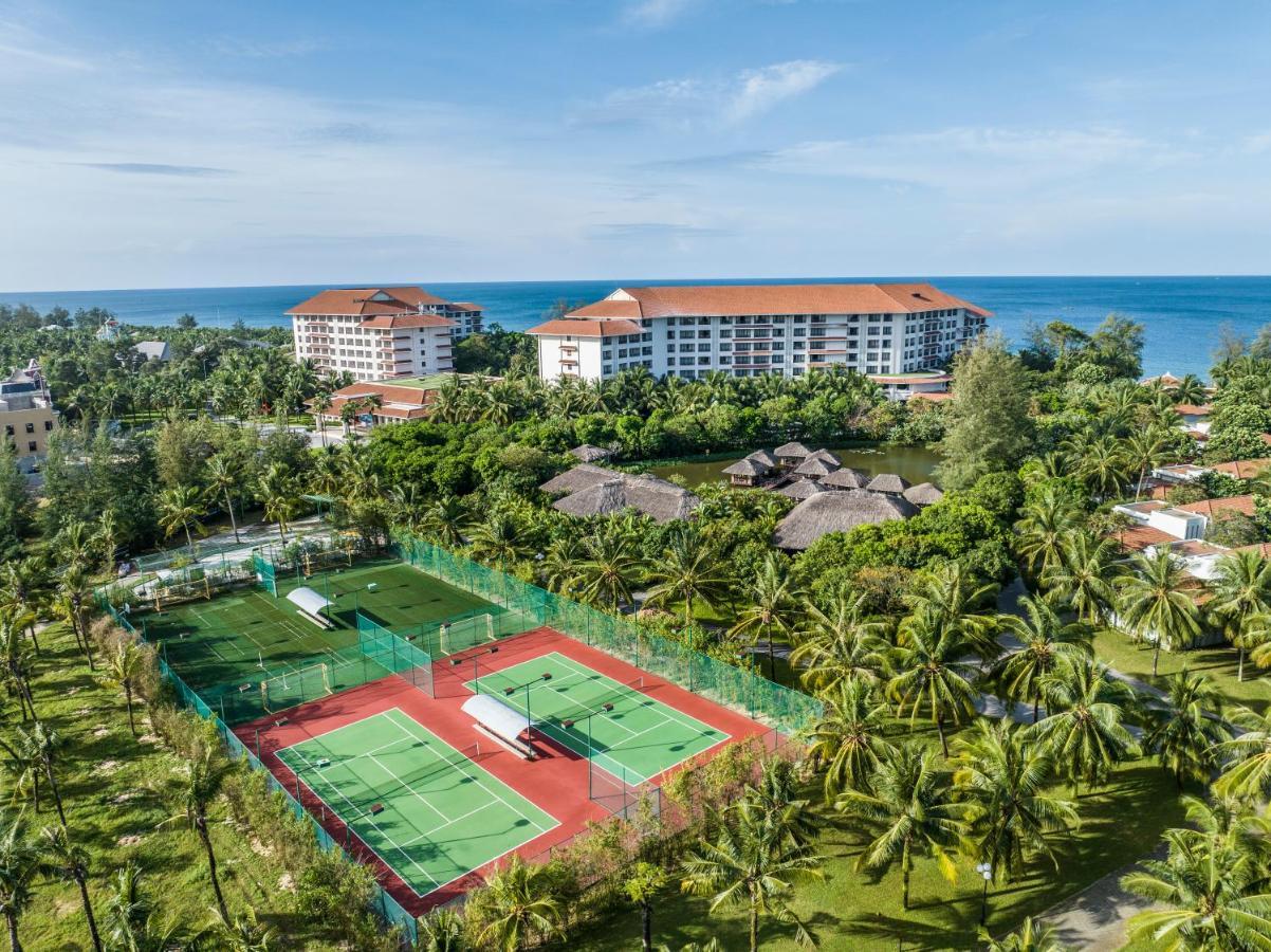 Vinpearl Resort & Spa Phu Quoc Extérieur photo Tennis courts at the resort