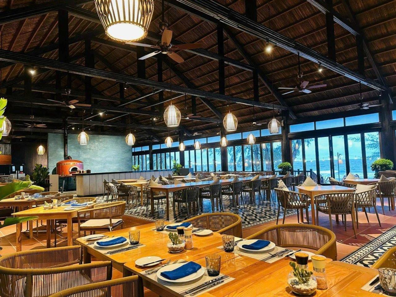 Vinpearl Resort & Spa Phu Quoc Extérieur photo The interior of the restaurant