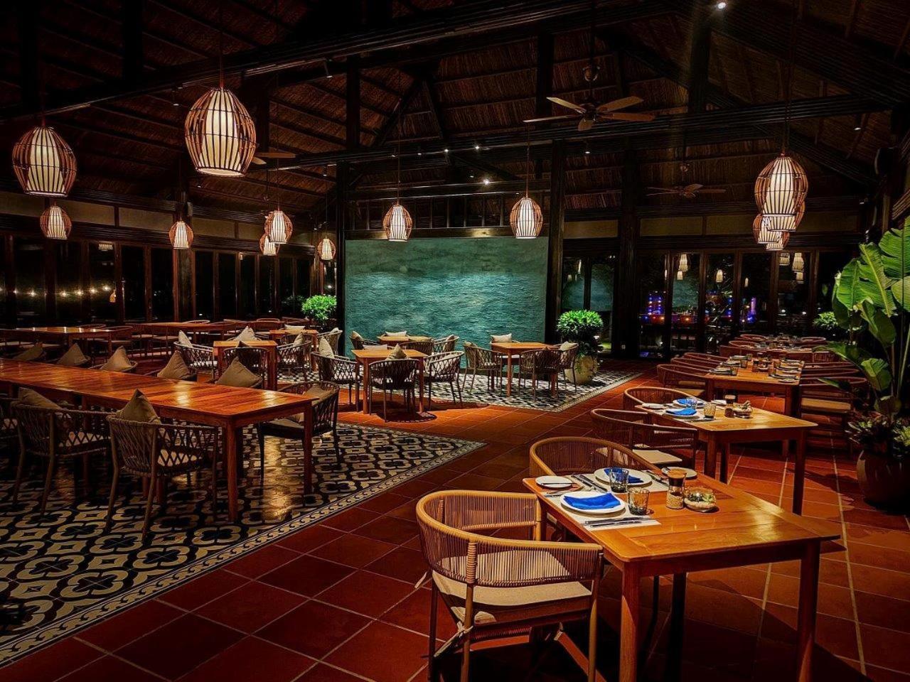 Vinpearl Resort & Spa Phu Quoc Extérieur photo The restaurant at the resort